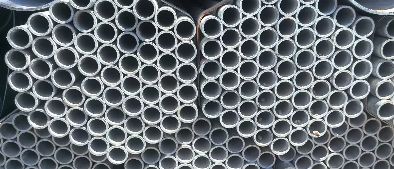 Galvanized pipe storage4 Galvanized pipe storage4